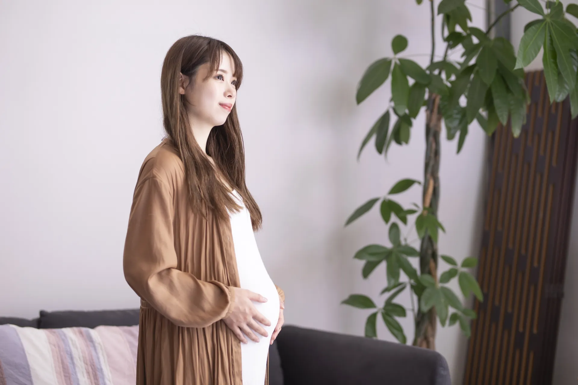 妊娠中の女性の画像