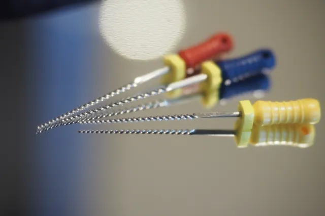 十日市場ファミリー歯科神経治療